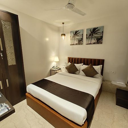 The Majlis Hotel - Colaba Mumbai Exterior photo